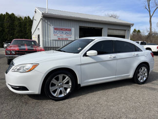 Used 2012 Chrysler 200 LX image 1