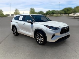 Used 2020 Toyota Highlander XLE image 1