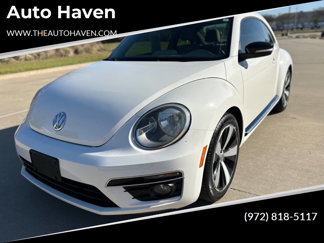 Used 2013 Volkswagen Beetle 2.0T image 1