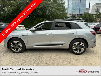 Used 2022 Audi e-tron Premium w/ Convenience Plus Package image 1