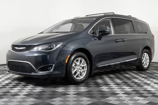 Used 2020 Chrysler Pacifica Touring-L image 1