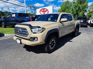 Used 2017 Toyota Tacoma TRD Off-Road image 1