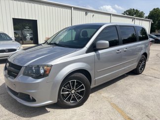 Used 2015 Dodge Grand Caravan SXT image 1