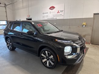 New 2025 Mitsubishi Outlander SE image 1