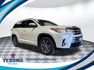 Used 2017 Toyota Highlander XLE image 1