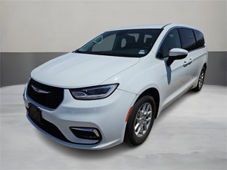 Used 2023 Chrysler Pacifica Touring-L image 1