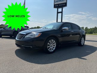 Used 2013 Chrysler 200 Limited image 1