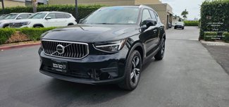Used 2025 Volvo XC40 B5 Core image 1