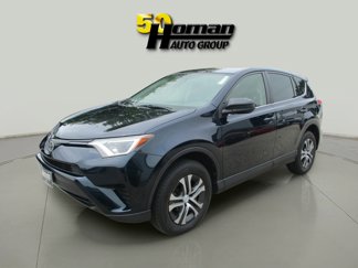 Used 2017 Toyota RAV4 LE image 1