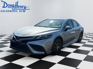 Used 2023 Toyota Camry SE image 1