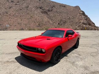 Used 2014 Dodge Challenger SXT image 1