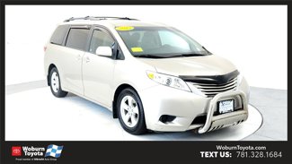 Used 2015 Toyota Sienna LE image 1