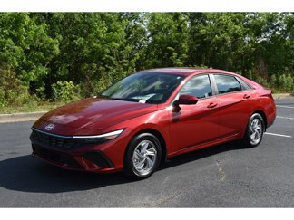 New 2025 Hyundai Elantra SE image 1