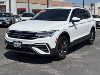 Used 2022 Volkswagen Tiguan SE image 1