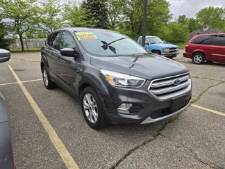 Used 2019 Ford Escape SE image 1