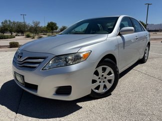Used 2011 Toyota Camry LE image 1