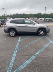 Used 2017 Jeep Cherokee Limited w/ Luxury Group image 1