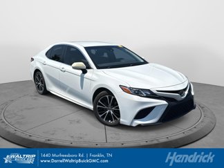 Used 2018 Toyota Camry SE w/ Convenience Package image 1