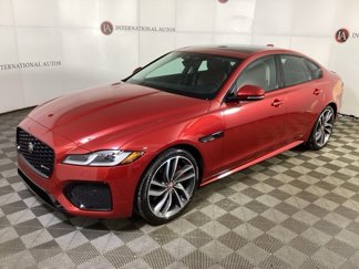 Used 2022 Jaguar XF R-Dynamic SE image 1