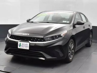 Used 2023 Kia Forte LXS image 1