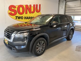 Used 2022 Nissan Pathfinder S image 1