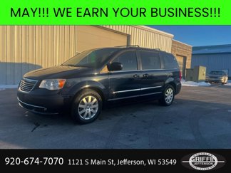 Used 2013 Chrysler Town & Country Touring image 1