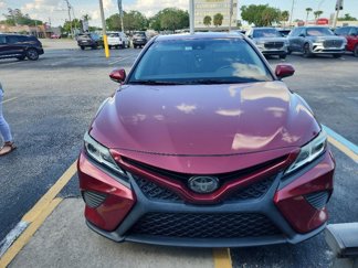 Used 2018 Toyota Camry SE image 1