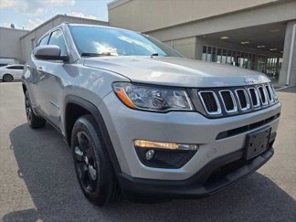Used 2021 Jeep Compass Latitude image 1