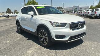 Used 2022 Volvo XC40 T4 Inscription w/ Advanced Package image 1