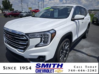 Used 2023 GMC Terrain SLT image 1