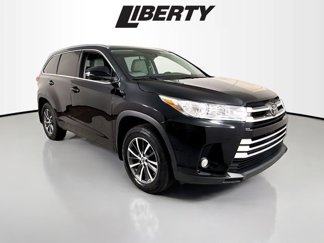 Used 2017 Toyota Highlander XLE image 1