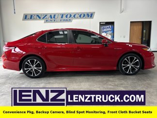 Used 2020 Toyota Camry SE image 1