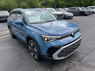 New 2025 Volkswagen Taos SE image 1