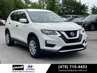 Used 2017 Nissan Rogue S image 1