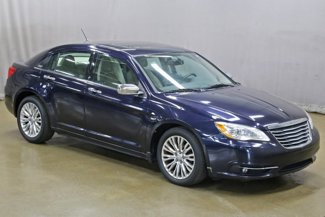 Used 2011 Chrysler 200 Limited image 1