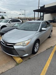 Used 2016 Toyota Camry LE image 1