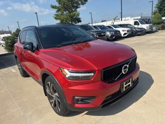 Used 2021 Volvo XC40 T5 R-Design w/ Advanced Package image 1
