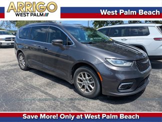Used 2021 Chrysler Pacifica Touring image 1