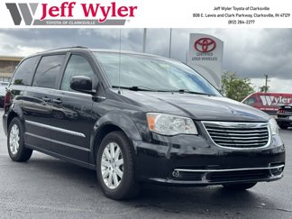 Used 2016 Chrysler Town & Country Touring image 1