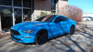 Used 2022 Ford Mustang Coupe image 1