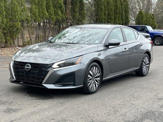 Used 2023 Nissan Altima 2.5 SV image 1