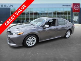 Used 2019 Toyota Camry LE image 1