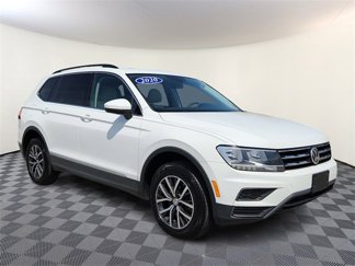 Used 2020 Volkswagen Tiguan SE w/ Panoramic Sunroof Package image 1