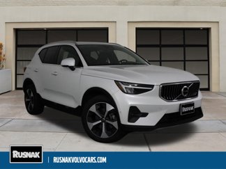 Certified 2025 Volvo XC40 B5 Plus image 1