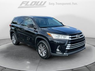 Used 2017 Toyota Highlander XLE image 1