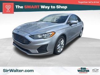 Used 2019 Ford Fusion SE image 1