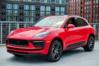 Used 2025 Porsche Macan image 1