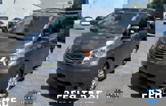 Used 2016 Toyota Sienna XLE image 1