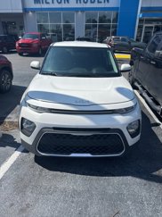 Used 2022 Kia Soul LX image 1