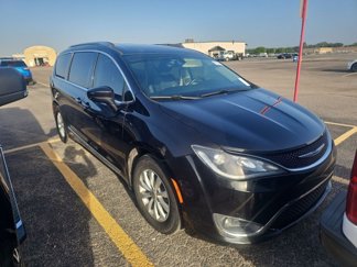 Used 2018 Chrysler Pacifica Touring-L Plus image 1